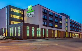 Holiday Inn Express & Suites Platteville By Ihg